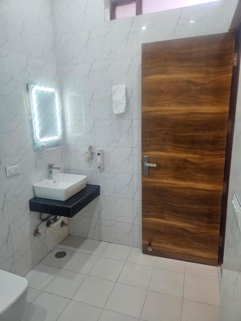 Ashirwaad 249 Bed & Breakfast Greater Noida Exterior photo